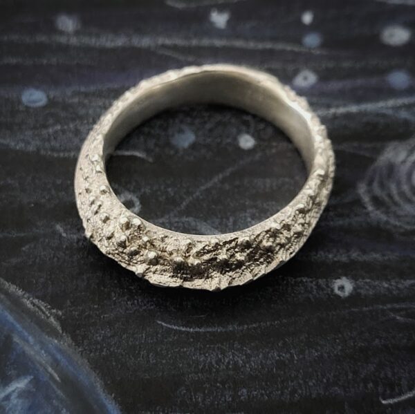 טבעת ביציקה בשלד דיונון עם טקסטורות מיוחדות